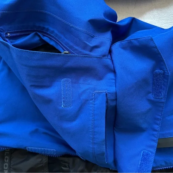 Volcom Men's Ten Insulated GORE-TEX® Jacket - Bright Blue - Picture 9 of 11